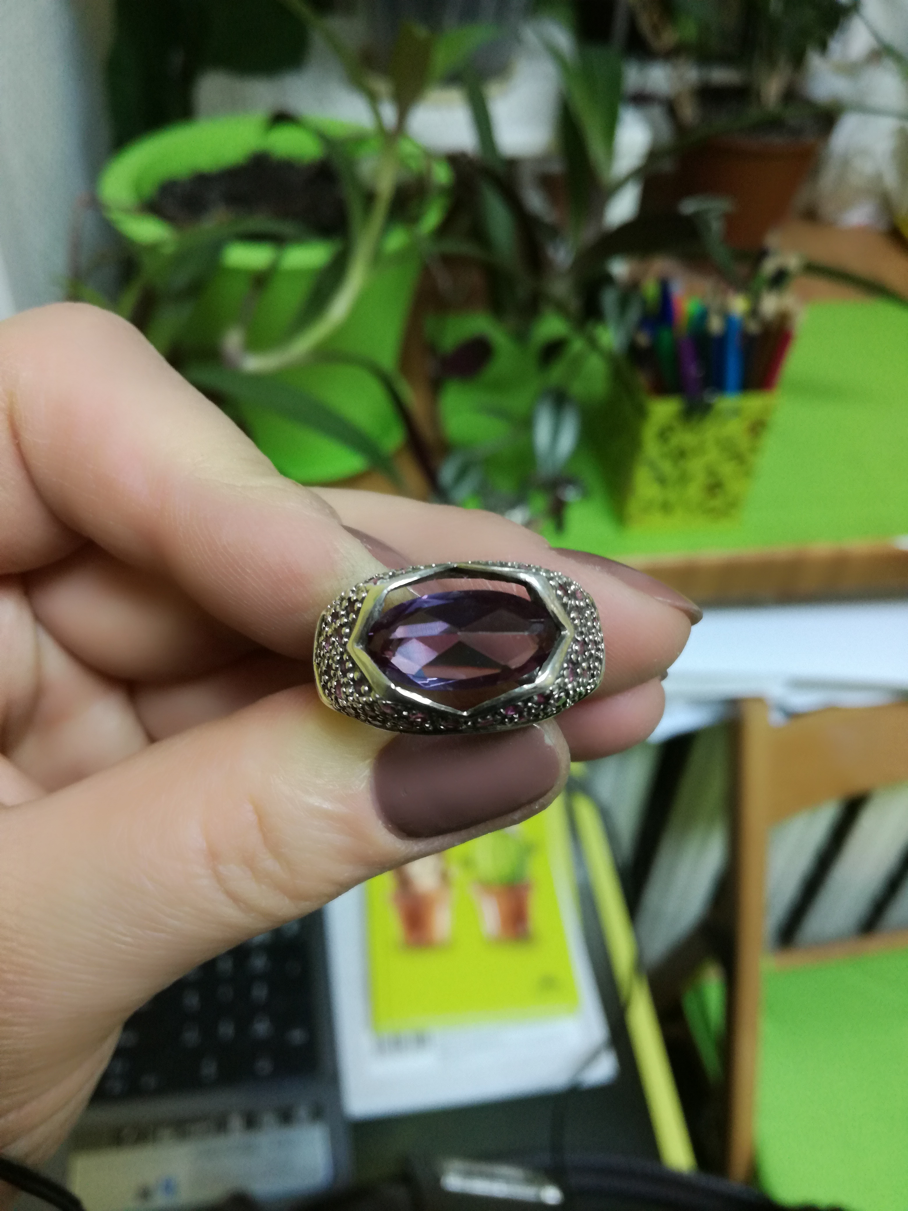 Крупное серебряное кольцо с аметистом